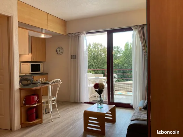 Studio 1 pièce 20 m² 