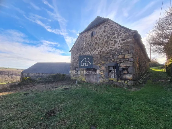 Grange à rénover avec vue sur l'Aubrac 