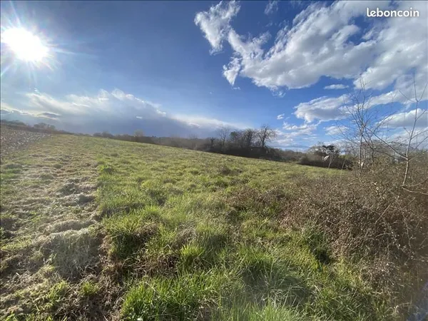 Terrain 2 085 m² Laa Mondrans 