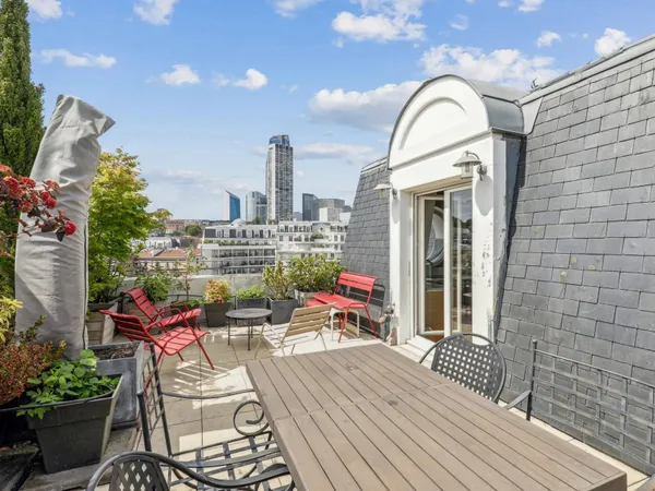 Splendide Rooftop de 134m² - avec terrasse de 35m² - Puteaux Centre 