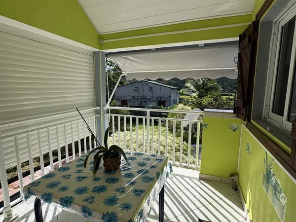 APPARTEMENT T2 LOUE VIDE MORNE A L'EAU 