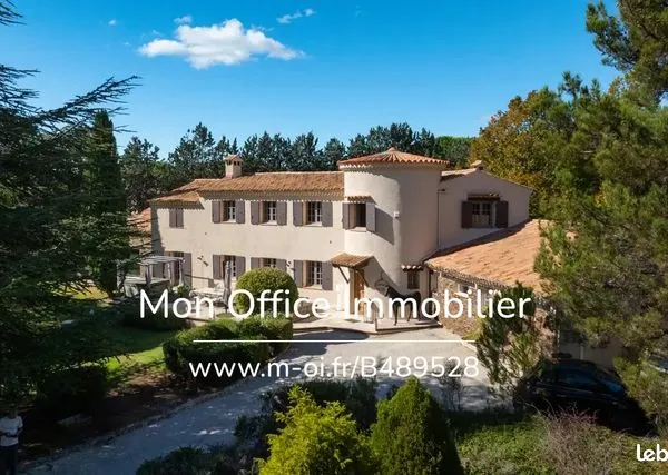 Maison 7 pièces 305 m² 