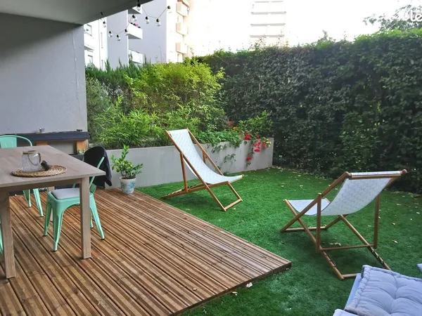 Superbe T3 rénové 75m² + garage fermé sous-sol + terrasse 30m² 