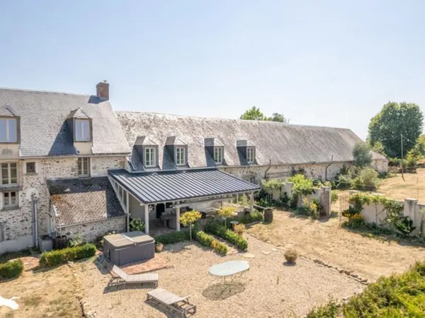 Ferme (tte) de 9 pièces principales 