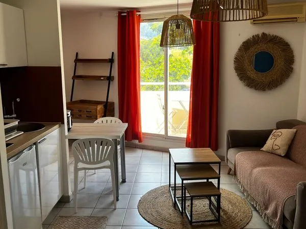 Studio meublé 