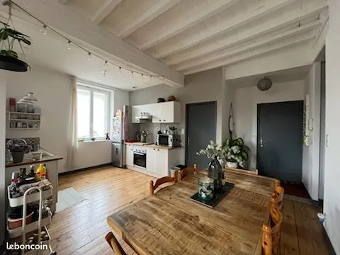 T3 meublé 68m² Climatisé beaucoup de cachet 