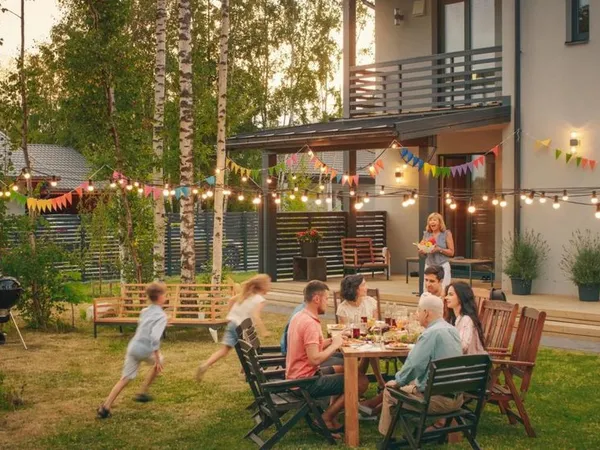 **RETOUR Villa INDIVIDUELLE T5 avec TERRASSE/JARDIN + GARAGES** 