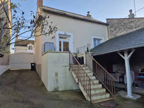 VENTE- MAISON - hyper centre-ville de SABLE-SUR-SARTHE 