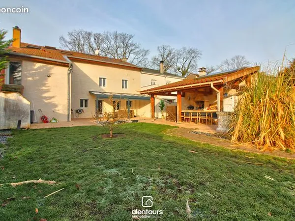 Maison 12 pièces 352 m² 