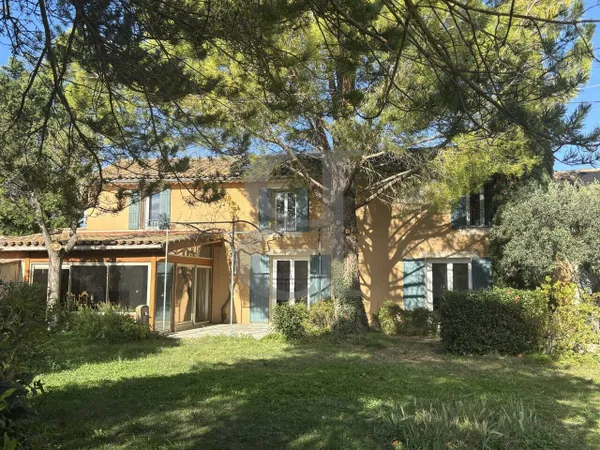 Mas provençal 5 pièces 172 m² 