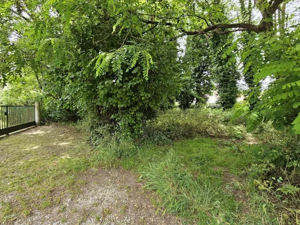 Terrain 493 m² viabilisé à Bègles, à visiter rapidement ! 