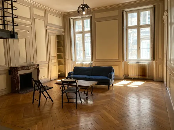 Grand T2 de charme - Centre Ville 