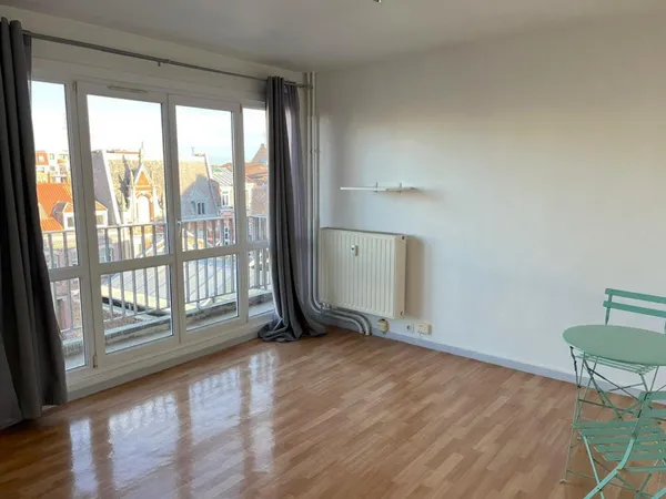Studio 1 pièce 28 m² 