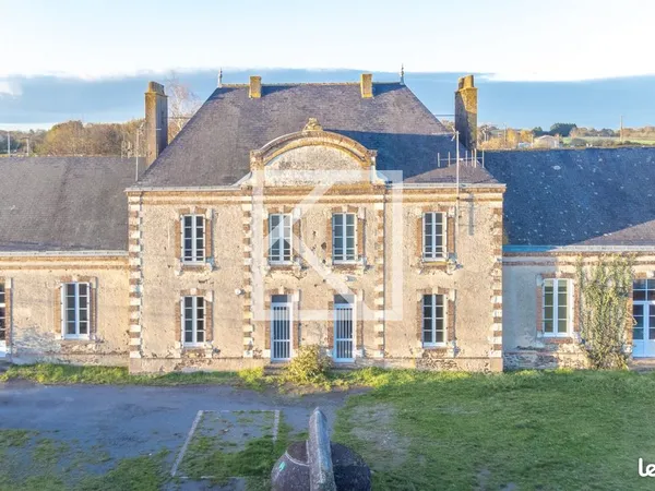 Maison 13 pièces 336 m² 
