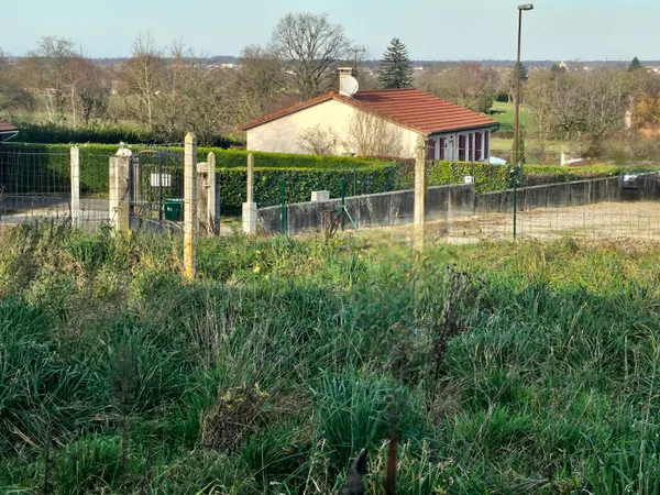 Terrain à Montcet (01310) : 55 000 € pour 535 m², parfait pour construire votre maison ! 