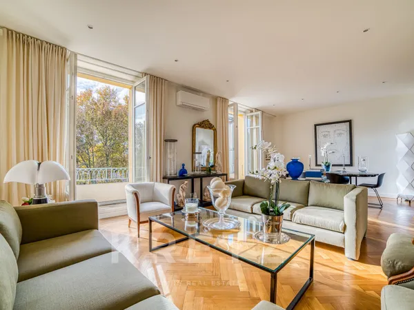 Appartement d'Exception - Résidence Classée, Ascenseur & Parking 