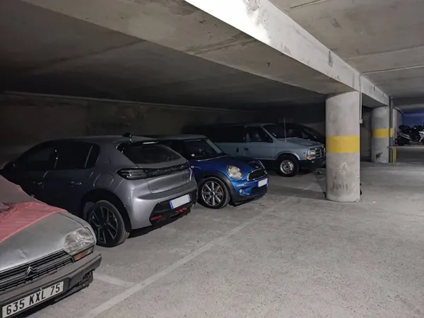 Parking 11 m² 
