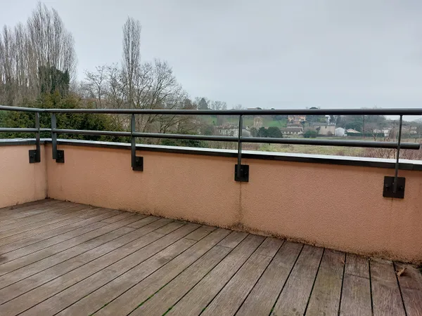 Appartement T4 avec cave, garage double et parking 
