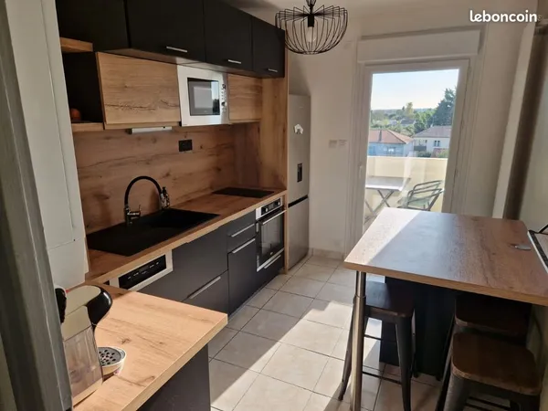 Appartement rénové + garage 