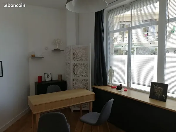 Très beau local pro aménagé de 14 M2 