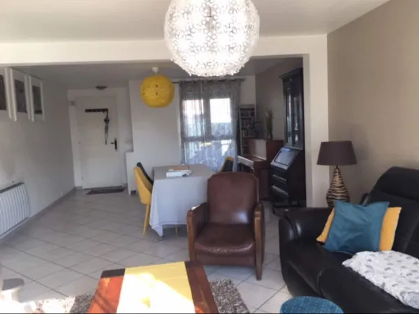Propose chambre privée dans colocation en maison Roissy en France 