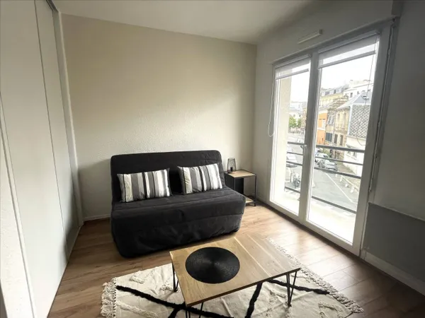 Studio 1 pièce 23 m² 