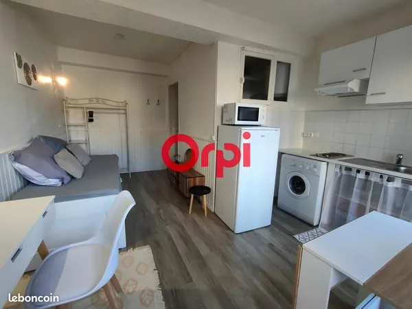 Studio 1 pièce 18 m² 