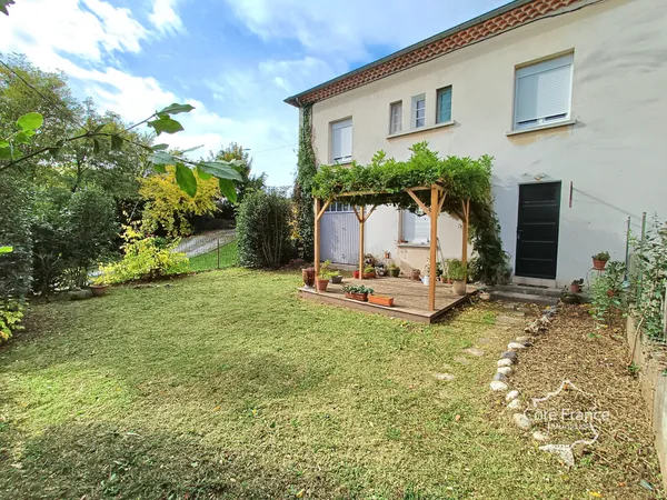 Maison de ville avec extérieur 