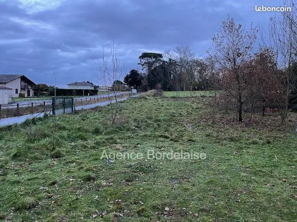 Terrain 3005 m² Eysines 