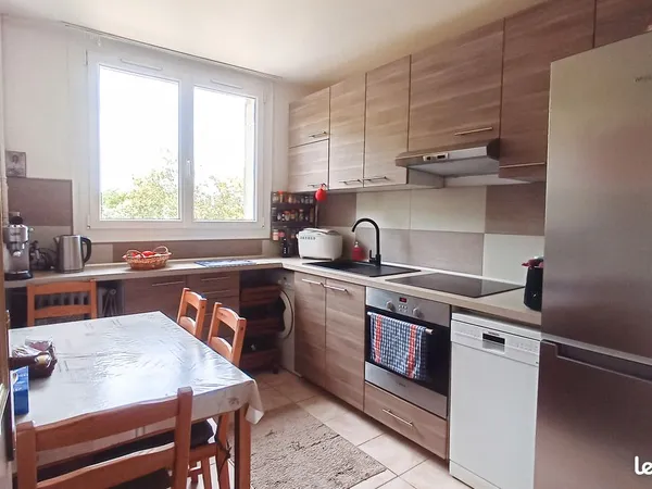 A BOUGIVAL limite LA CELLE SAINT CLOUD- T4 - 73m² - 3 chambres -5 min à pied de train L, crèches, 