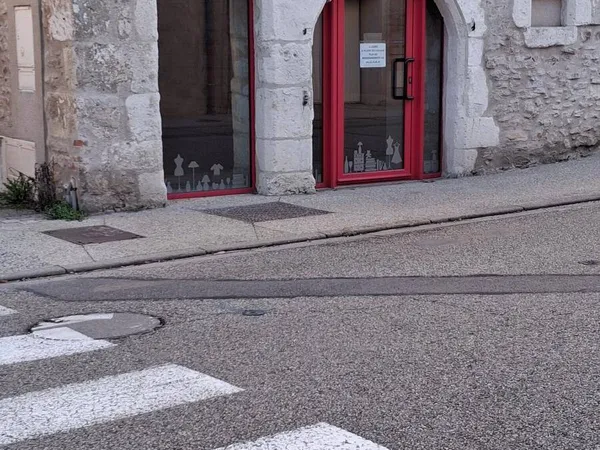 Local commercial 1 pièce 49 m² 