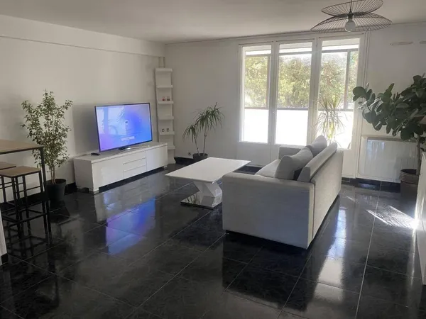 Appartement 1 pièce 70 m² 
