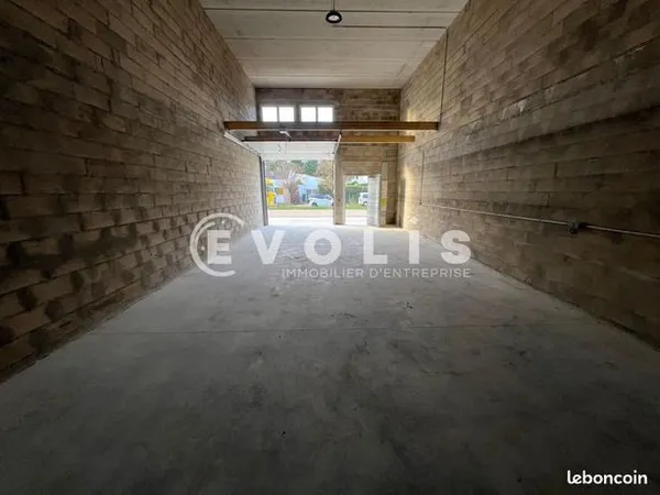 Local commercial 110 m² 