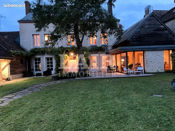 Maison 7 pièces 218 m² 
