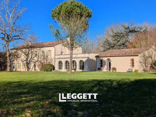 Maison 14 pièces 404 m² 