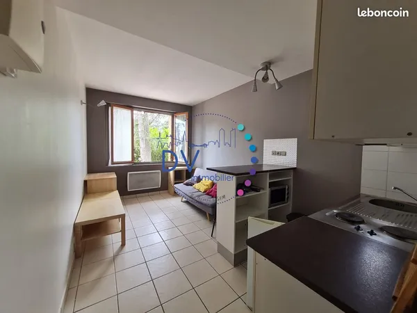 Studio T2 meublé 26m2 à Ecully, avec Parking et jardin partagé 