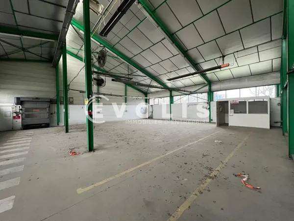 Locaux d'activité - A VENDRE - 1 120 m² divisibles à partir de 390 m² 
