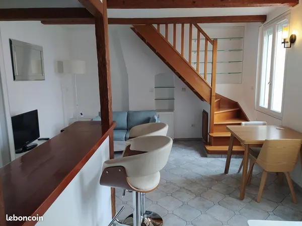 Appartement en duplex de deux pièces de 35 m² (40 m²) à proximité de la place Jean Zey 