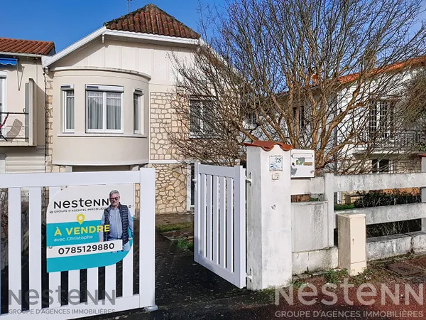 A vendre plein centre de Saujon, en Charente Maritime, charmante maison des Années 30, 93m², 4 