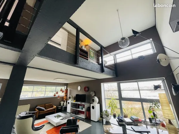 Loft/atelier/surface 5 pièces 159 m² 