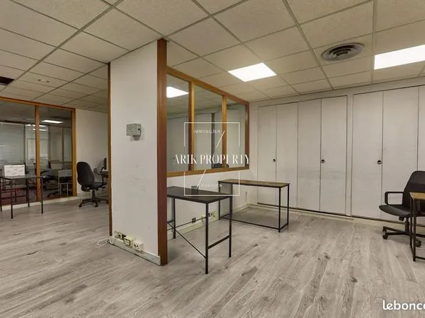 Bureau 80 m² 