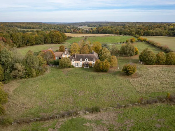 Maison 13 pièces 700 m² 