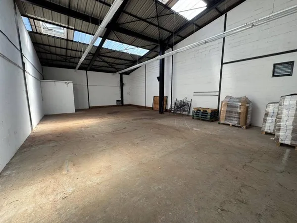 Local d'activité 120 m² 