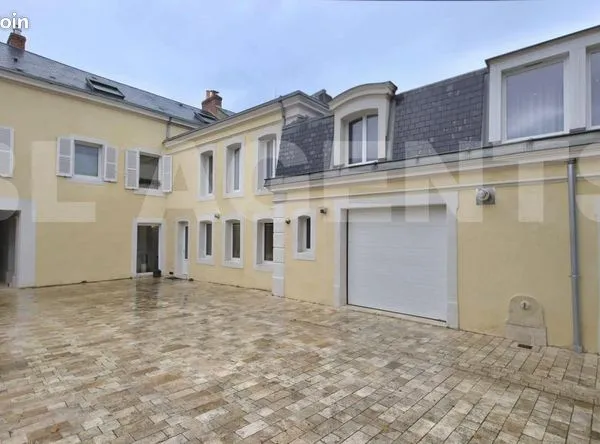 Bureau 13 pièces 570 m² 