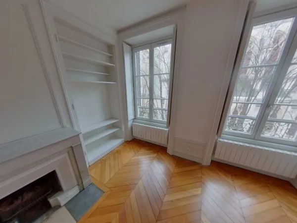 Appartement T3 // Place Puvis de Chavannes // Lyon 6ème 