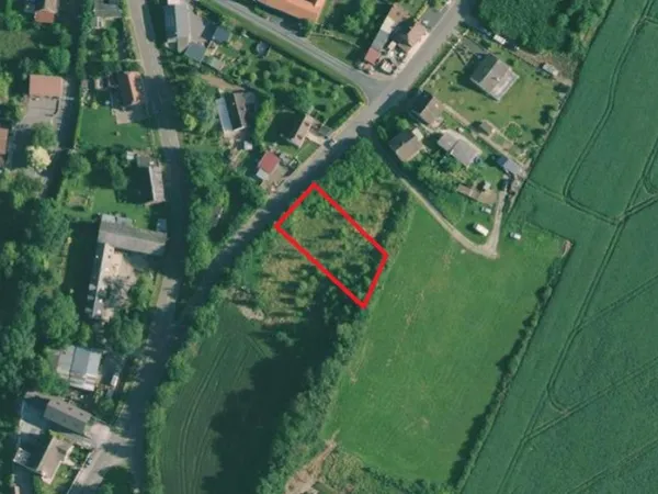 Terrain 1058 m² 