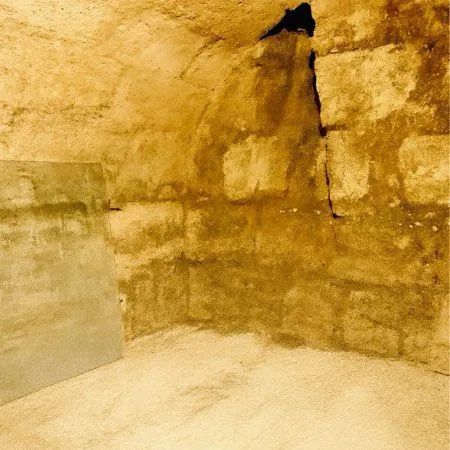 Location cave 