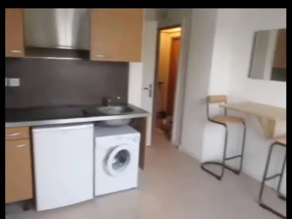 Studio 1 pièce 10 m² 