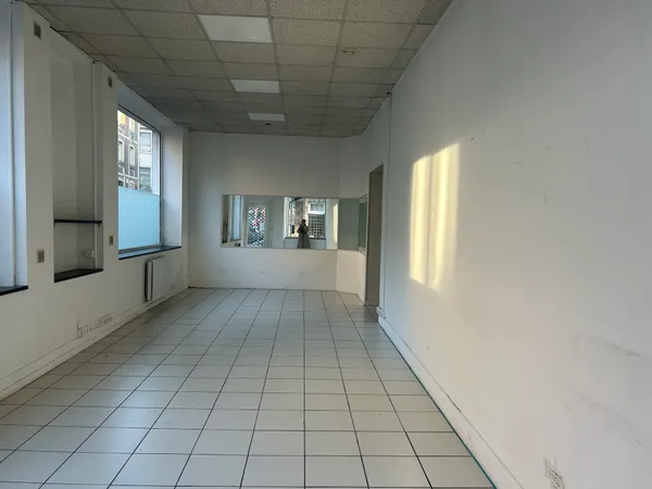 Local commercial - 90m² - Secteur CHU 