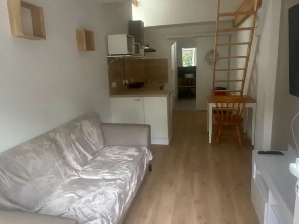 Studio meublé à louer dans une maison individuelle 